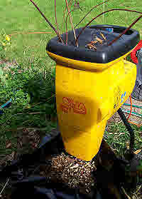 Quiet cut & cut garden shredder